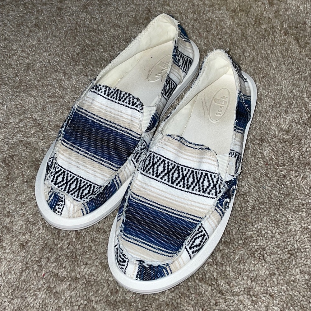 Sanuks